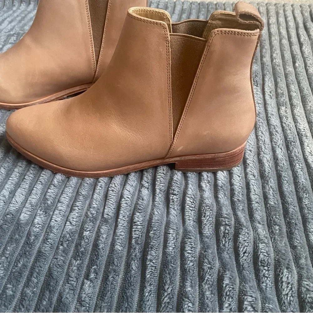 Nisolo Eva Everyday Chelsea Boots Size 8.5 Almond Brown Leather